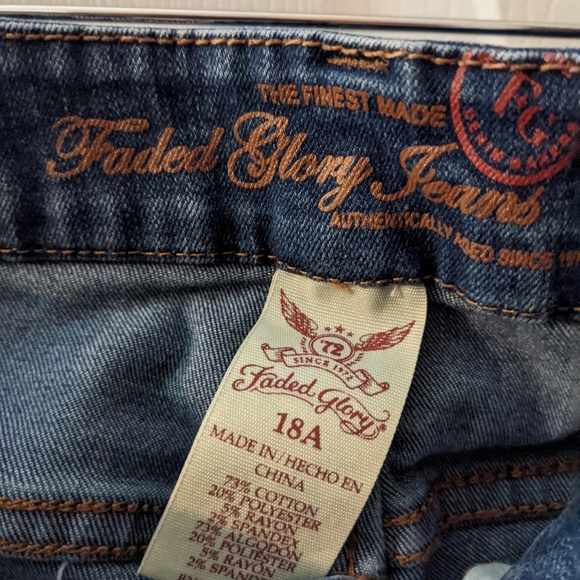 Sz 18 jeans with stretch boot cut - Picture 3 of 6